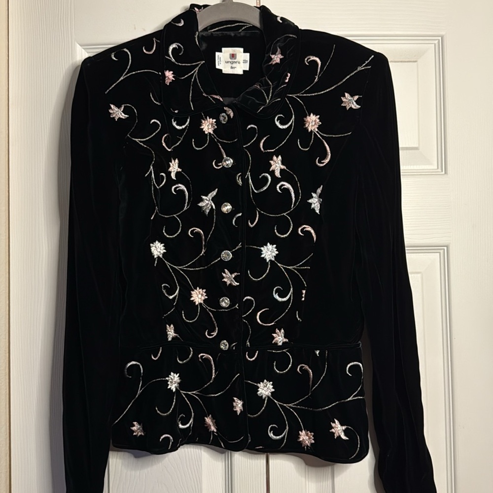 Emanuel Ungaro Black Velvet Embroidered Floral Blazer